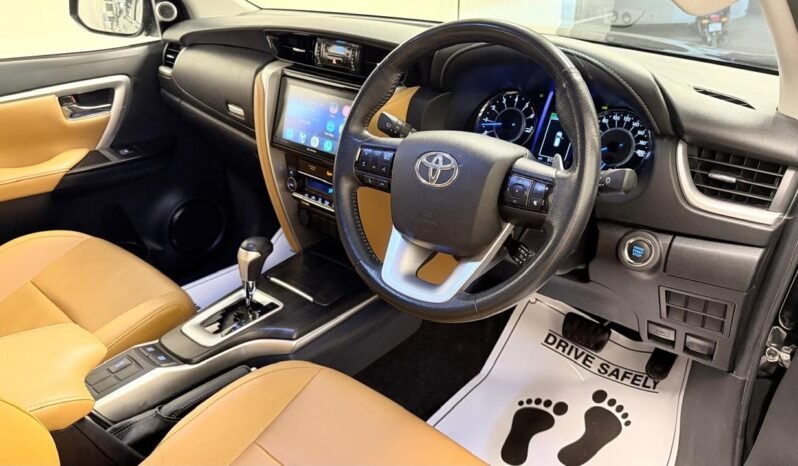 
								2020 TOYOTA FORTUNER V 2.7 PETROL full									