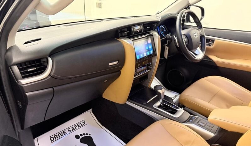
								2020 TOYOTA FORTUNER V 2.7 PETROL full									