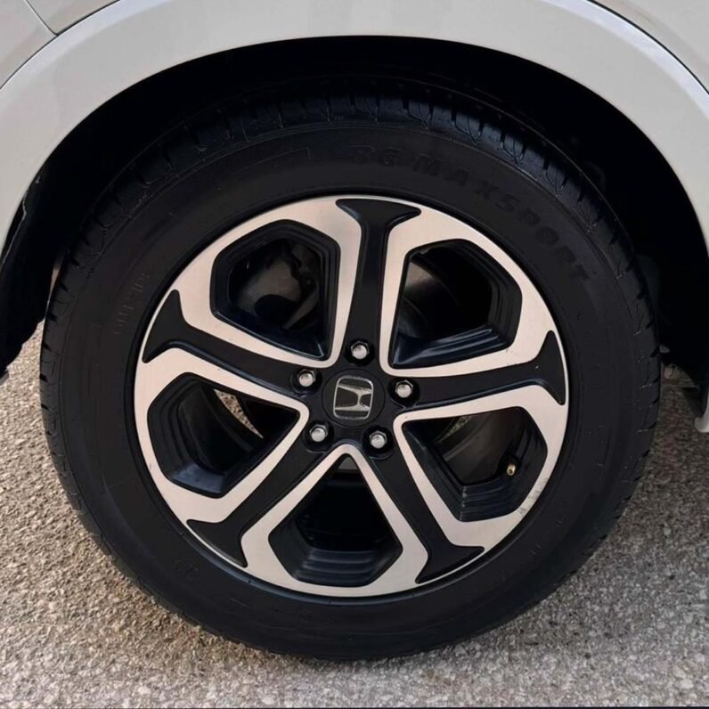 
2015 HONDA VEZEL Z PACKAGE HYBRID full									