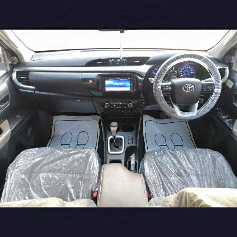 
2018 TOYOTA REVO (V) 2.8 CRUISETRONIC full									