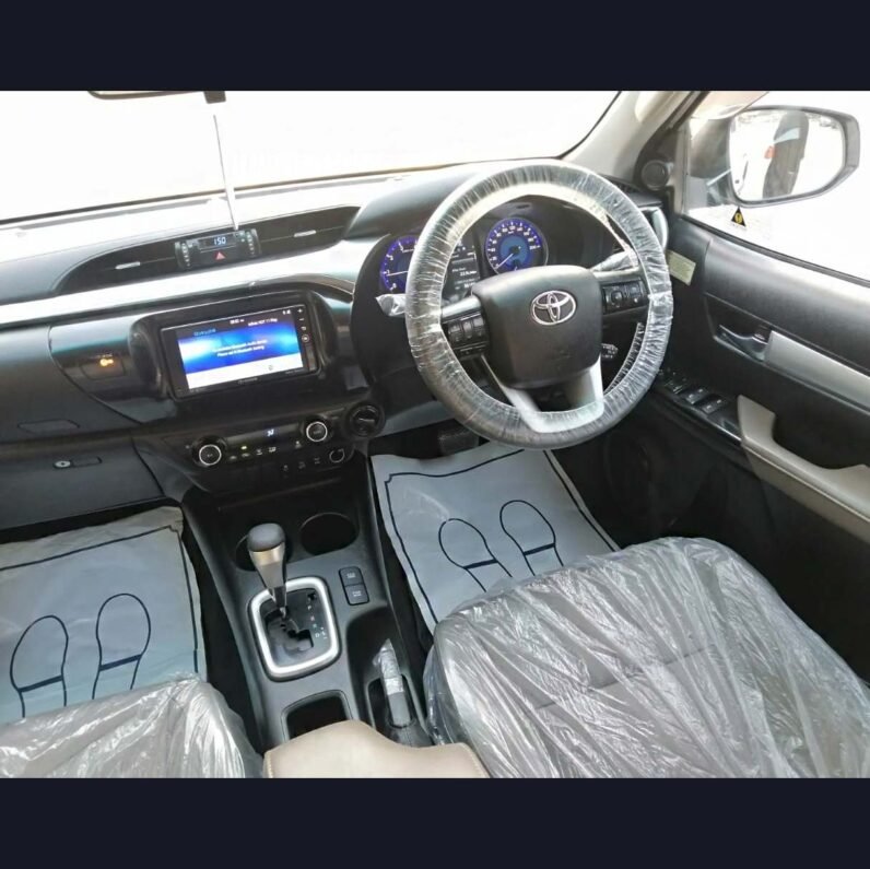 
2018 TOYOTA REVO (V) 2.8 CRUISETRONIC full									