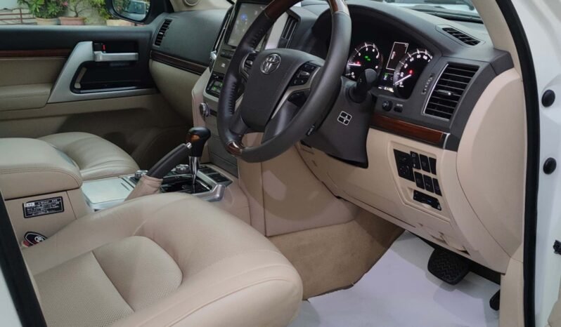 
								2018 TOYOTA LAND CRUISER ZX V8 full									