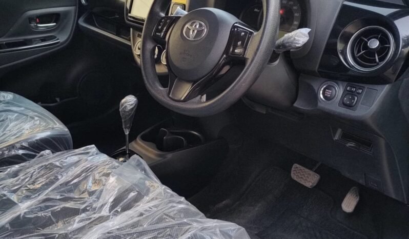 
								2019 TOYOTA VITZ full									
