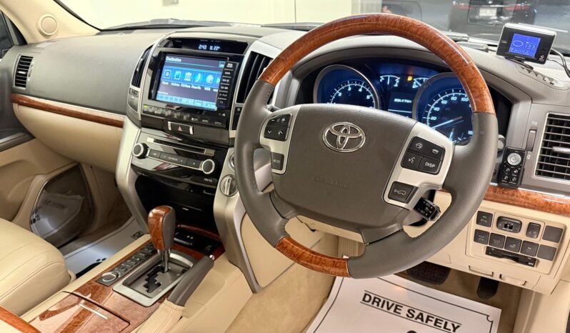 
								2014 TOYOTA LAND CRUIZER ZX full									