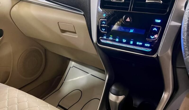 
								TOYOTA YARIS 1.5 ATIV CVT-I full									