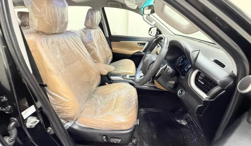 
								2019 TOYOTA FORTUNER V 2.7 PETROL full									