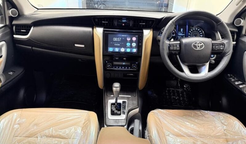 
								2019 TOYOTA FORTUNER V 2.7 PETROL full									