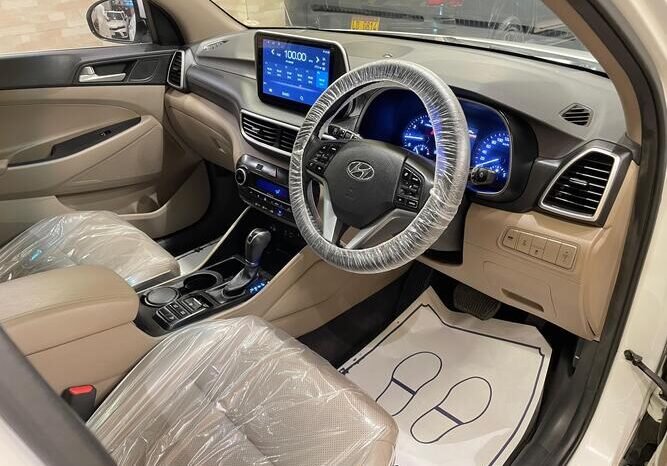 
2021 HYUNDAI TUCSON 2.0 AWD full									