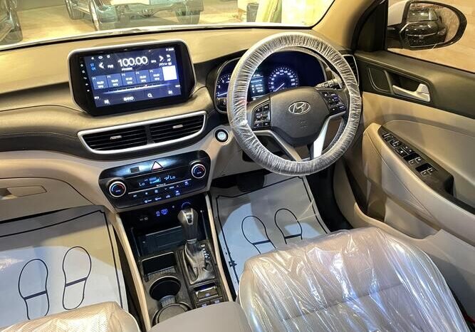 
2021 HYUNDAI TUCSON 2.0 AWD full									