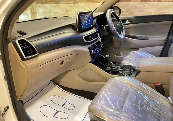 
2021 HYUNDAI TUCSON 2.0 AWD full									