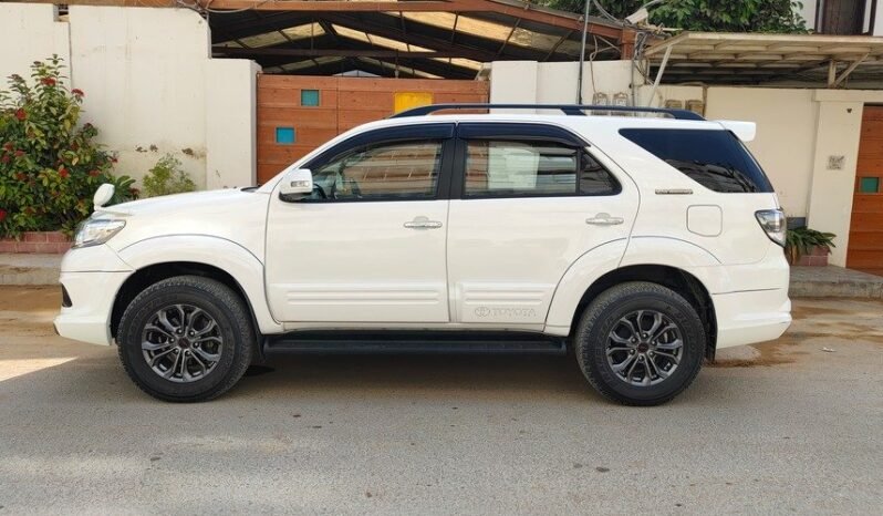 
								2016 TOYOTA FORTUNER V 2.7 PETROL full									