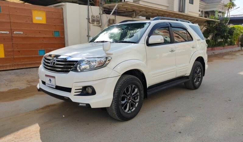 
								2016 TOYOTA FORTUNER V 2.7 PETROL full									
