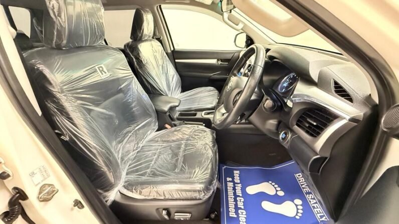 
2022 TOYOTA REVO ROCCO  2.8 CRUISETRONIC full									