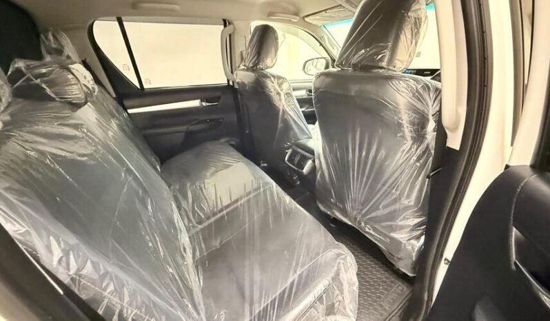 
2022 TOYOTA REVO ROCCO  2.8 CRUISETRONIC full									