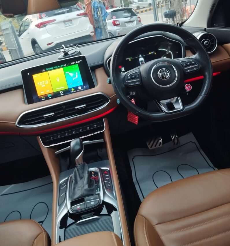 
2023 MG HS 1.5 TURBO TROPHY EDITION full									