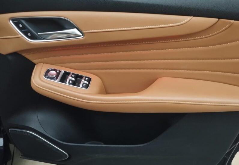 
2023 MG HS 1.5 TURBO TROPHY EDITION full									