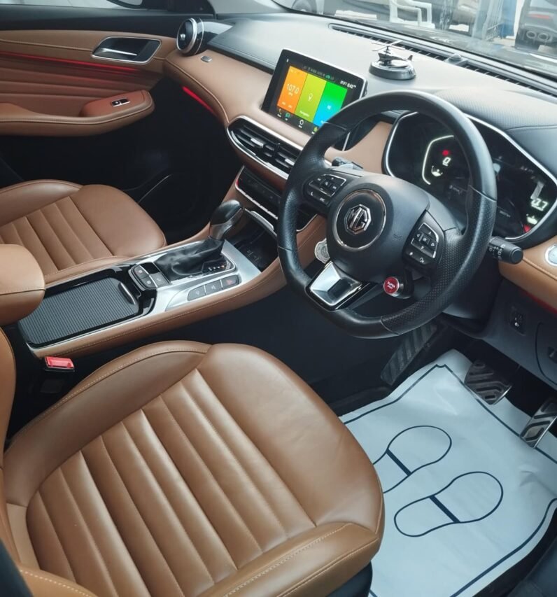 
2023 MG HS 1.5 TURBO TROPHY EDITION full									