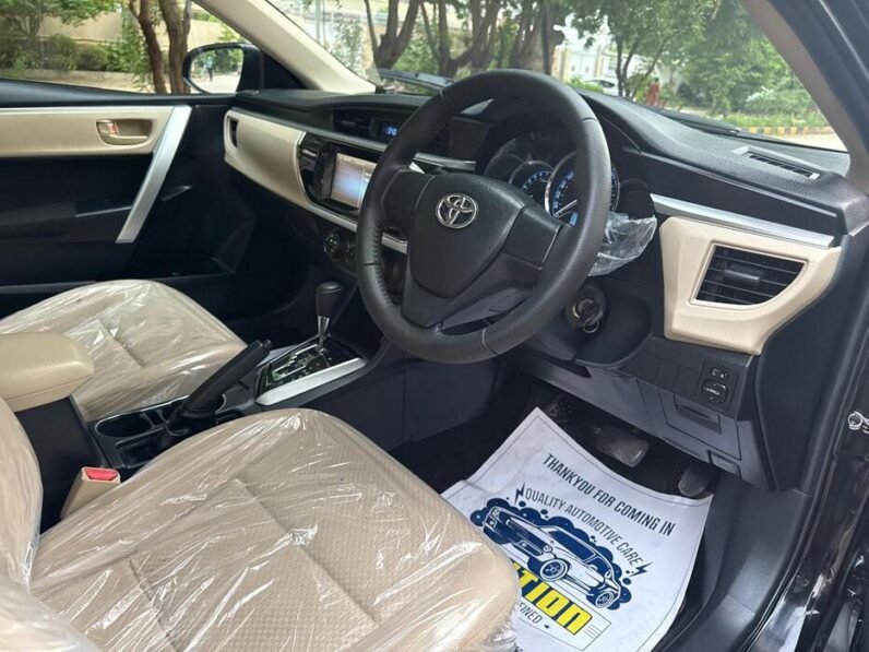 
2015 TOYOTA COROLLA ALTIS 1.6 full									