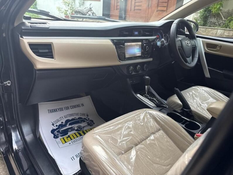 
2015 TOYOTA COROLLA ALTIS 1.6 full									