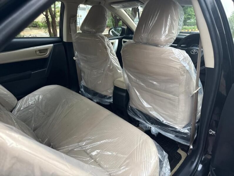 
2015 TOYOTA COROLLA ALTIS 1.6 full									