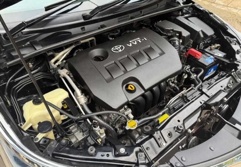 
2015 TOYOTA COROLLA ALTIS 1.6 full									