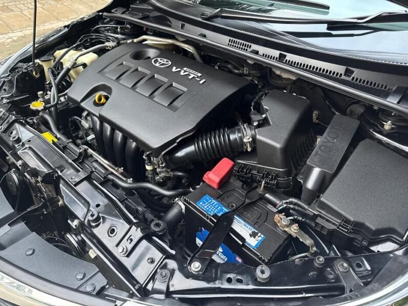 
2015 TOYOTA COROLLA ALTIS 1.6 full									