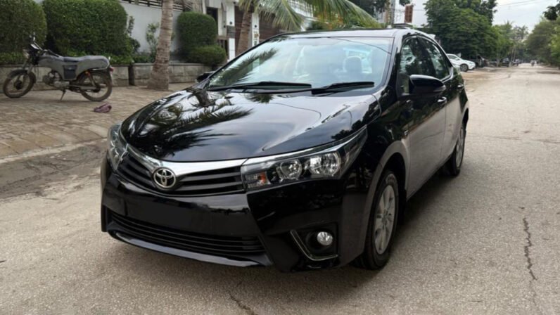 
2015 TOYOTA COROLLA ALTIS 1.6 full									