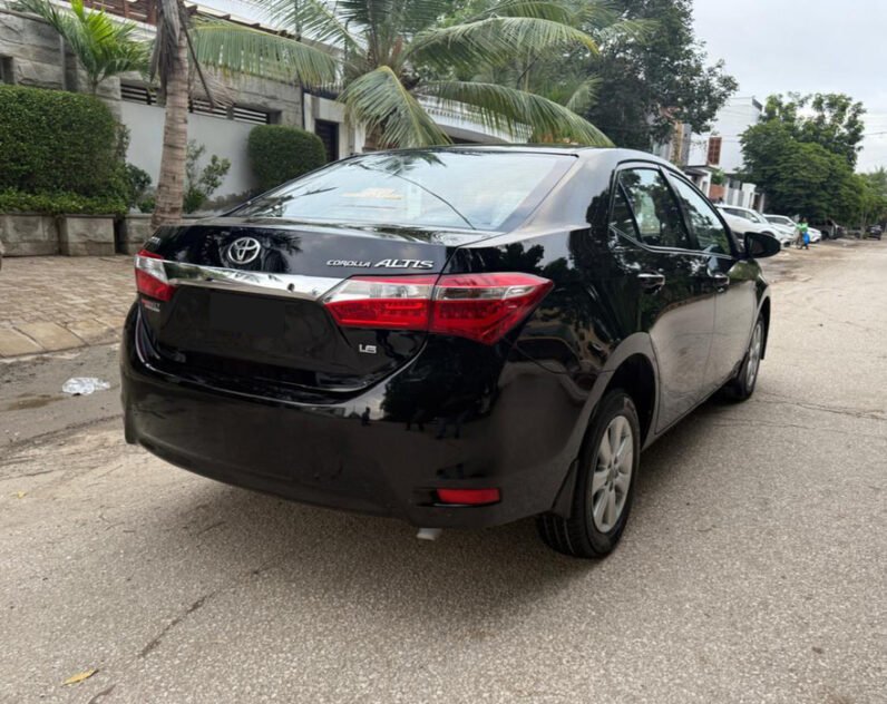 
2015 TOYOTA COROLLA ALTIS 1.6 full									