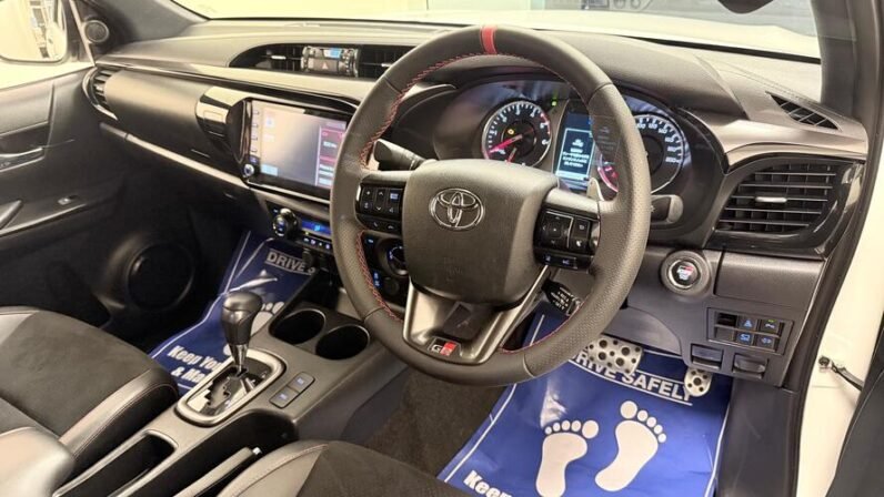 
2022 TOYOTA REVO GR-S 2.8 full									