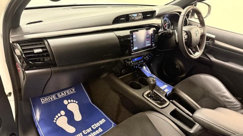 
2022 TOYOTA REVO GR-S 2.8 full									