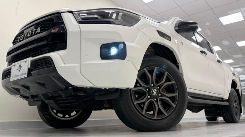 
2022 TOYOTA REVO GR-S 2.8 full									