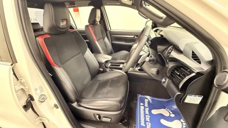 
2022 TOYOTA REVO GR-S 2.8 full									