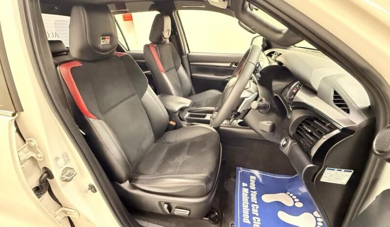 
2022 TOYOTA REVO GR-S 2.8 full									