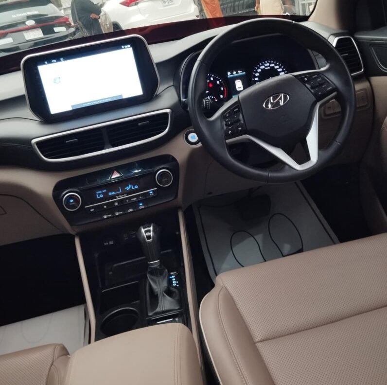 
2021 HYUNDAI TUCSON 2.0 AWD full									