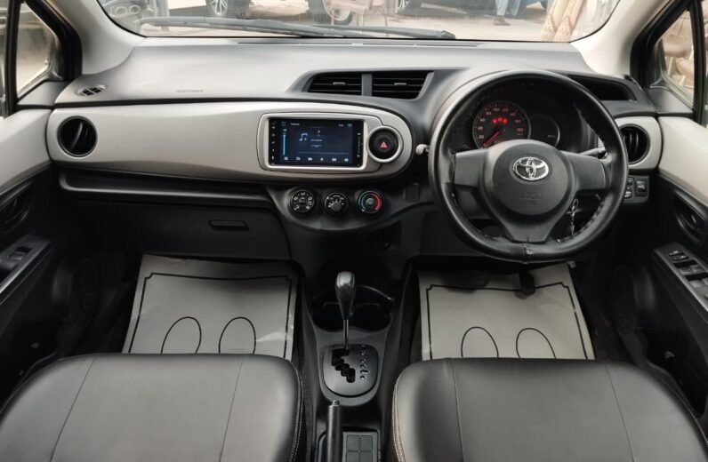 
2013 TOYOTA VITZ full									