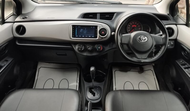 
2013 TOYOTA VITZ full									