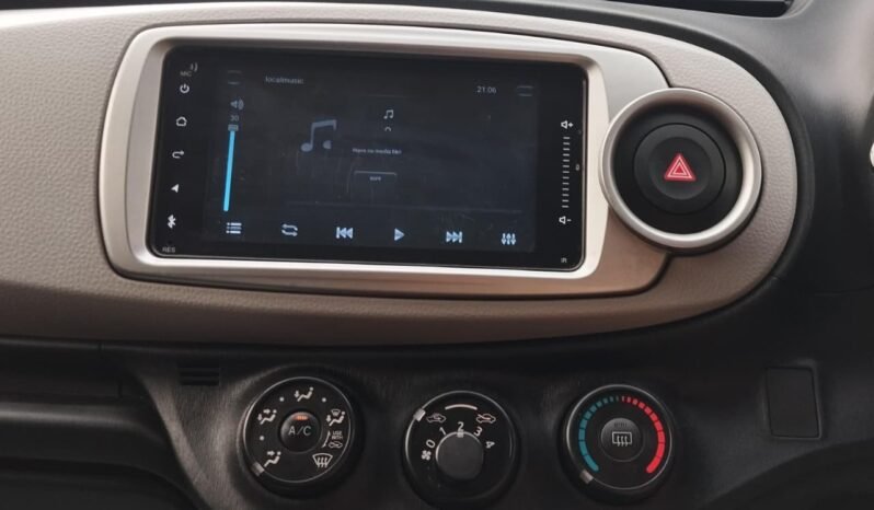 
2013 TOYOTA VITZ full									