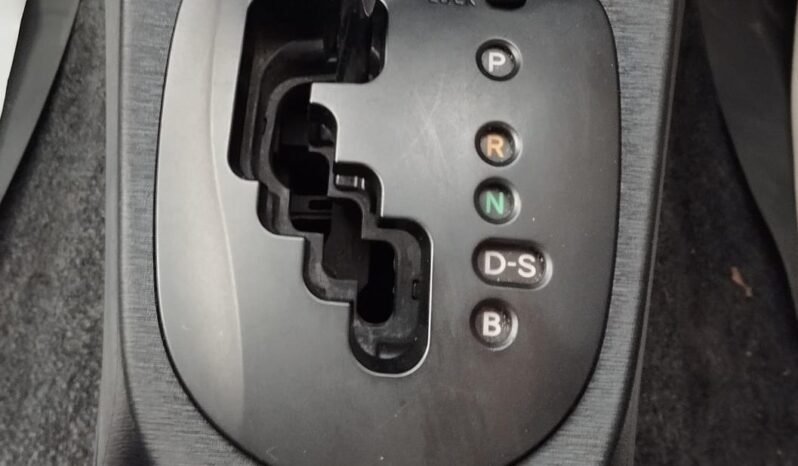 
2013 TOYOTA VITZ full									