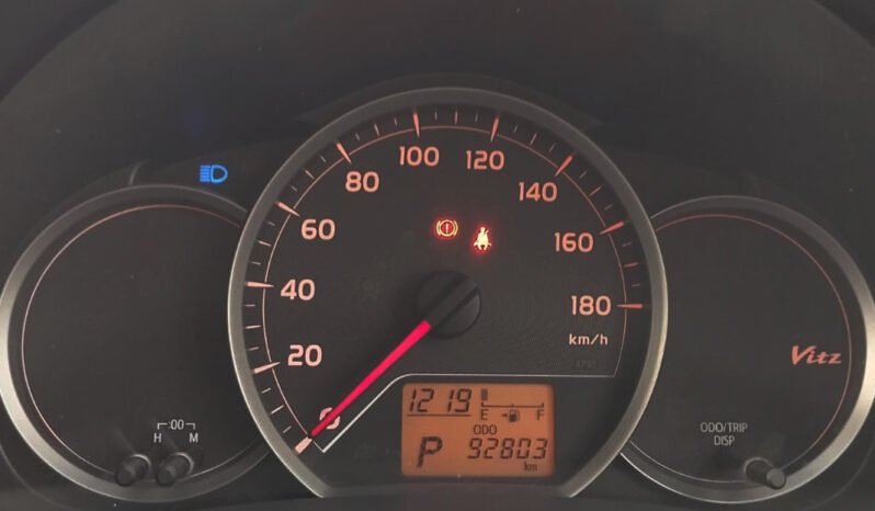 
2013 TOYOTA VITZ full									