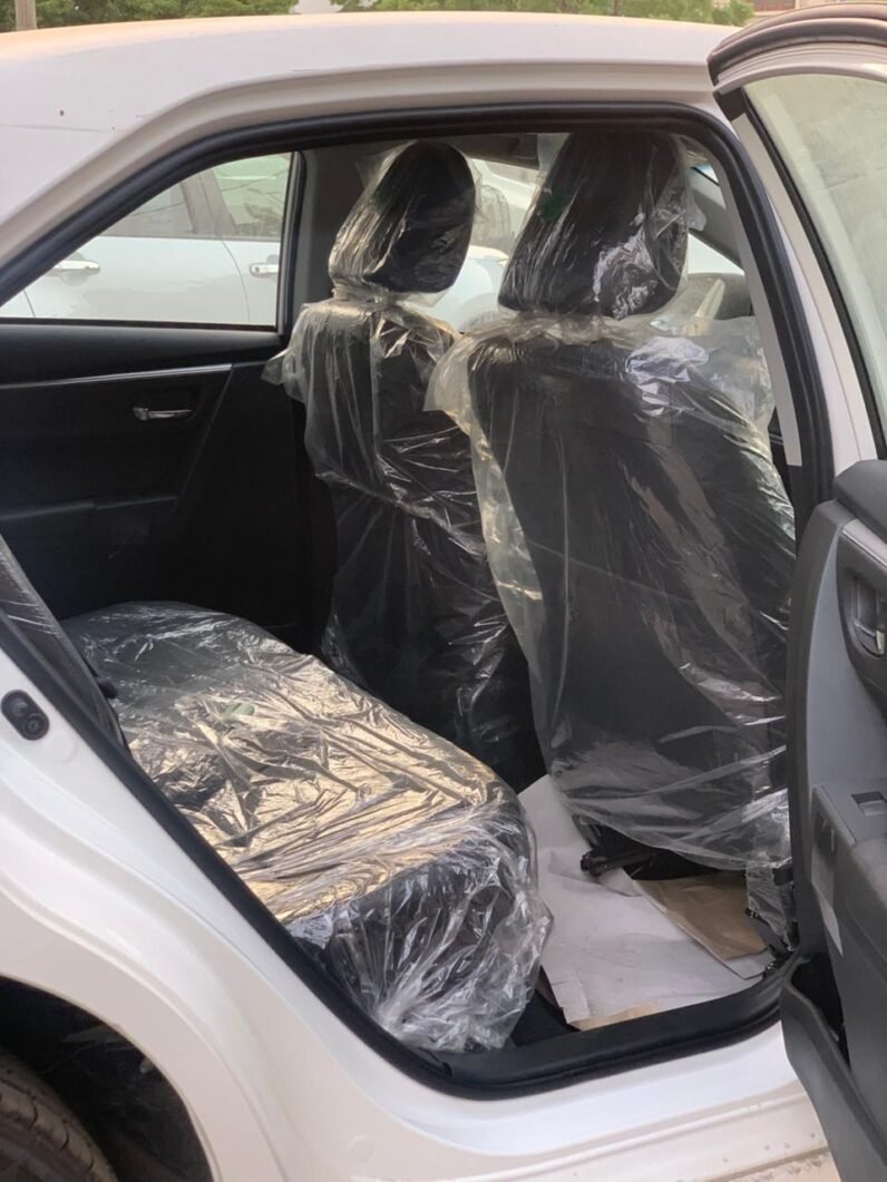 
2025 TOYOTA COROLLA ALTIS GRANDE 1.8 (X) full									