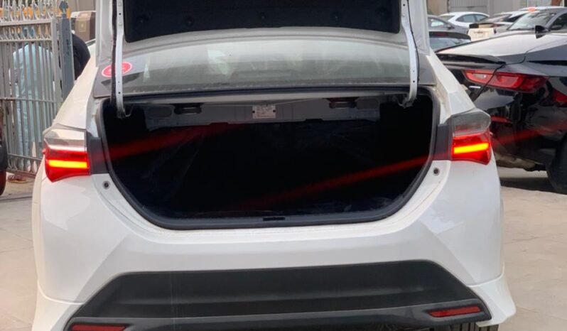 
2025 TOYOTA COROLLA ALTIS GRANDE 1.8 (X) full									