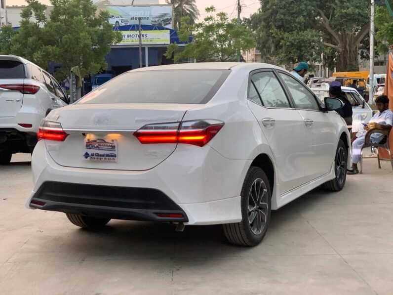 
2025 TOYOTA COROLLA ALTIS GRANDE 1.8 (X) full									