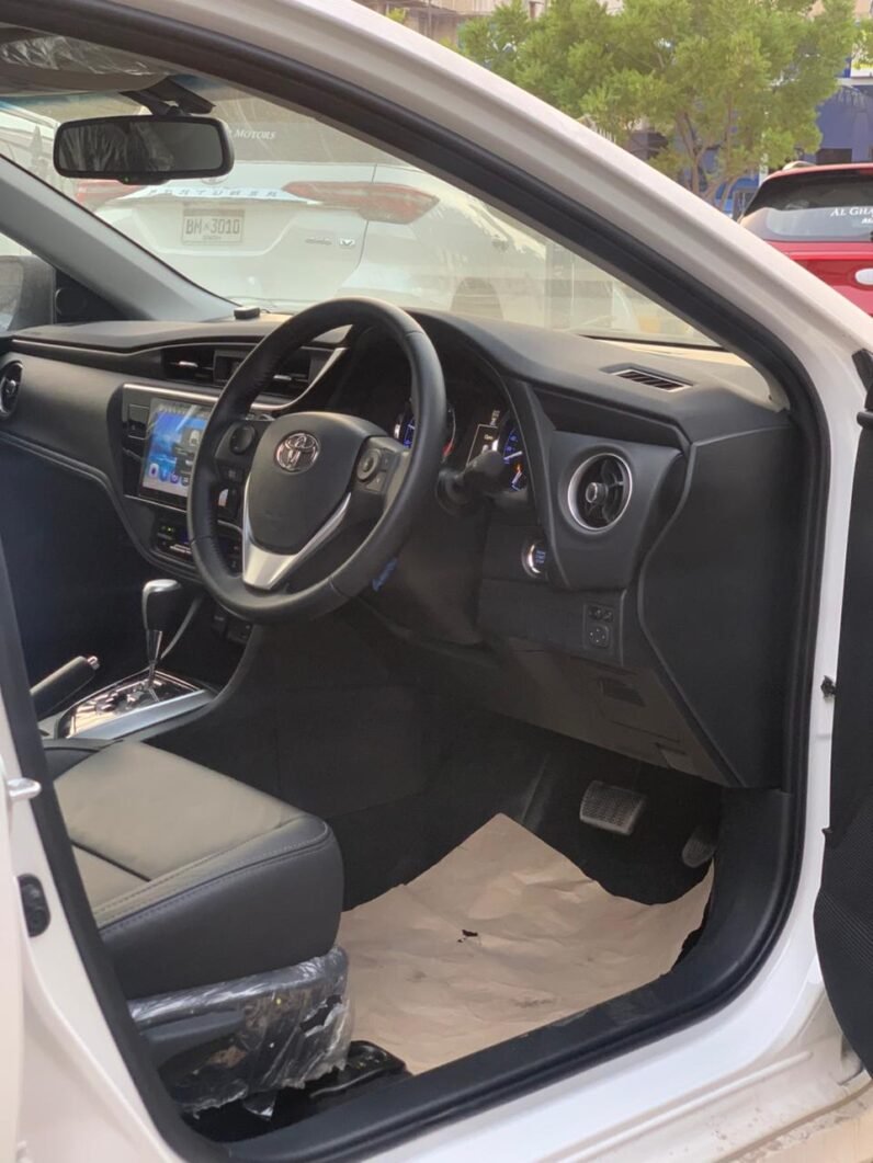 
2025 TOYOTA COROLLA ALTIS GRANDE 1.8 (X) full									