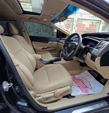 
								2015 Honda Civic Oriel 1.8 i-VTEC CVT full									