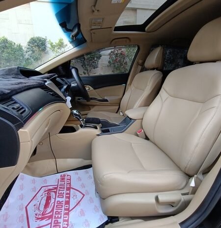 
								2015 Honda Civic Oriel 1.8 i-VTEC CVT full									