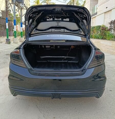 
								2015 Honda Civic Oriel 1.8 i-VTEC CVT full									