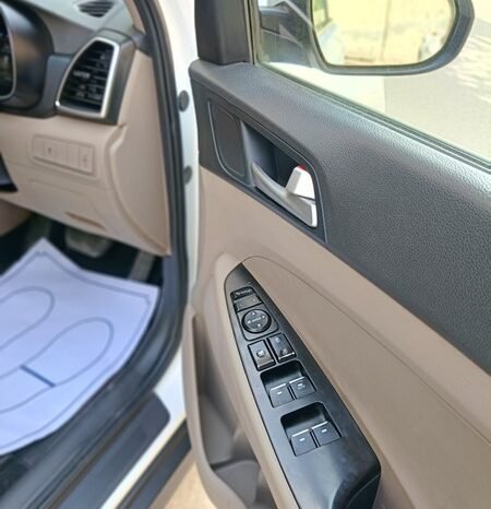 
								2023 HYUNDAI TUCSON 2.0 AWD full									