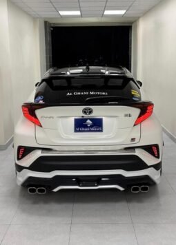 
										2019 TOYOTA C-HR ( S-GR sport) 1.8 HYBRID full									