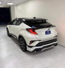 
										2019 TOYOTA C-HR ( S-GR sport) 1.8 HYBRID full									