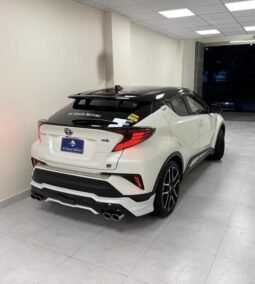 
										2019 TOYOTA C-HR ( S-GR sport) 1.8 HYBRID full									